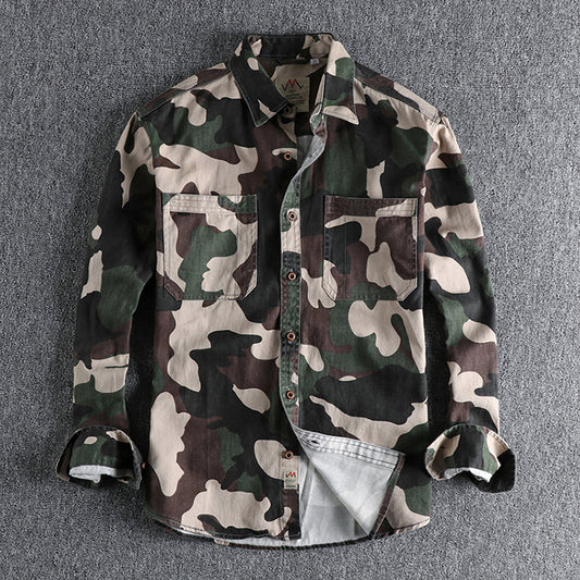 Chemise boutonnée à manches longues et imprimé camouflage en sergé délavé