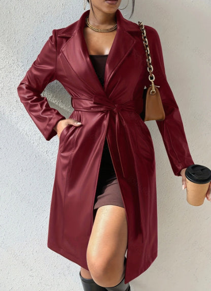 Trench-coat long slim en cuir PU